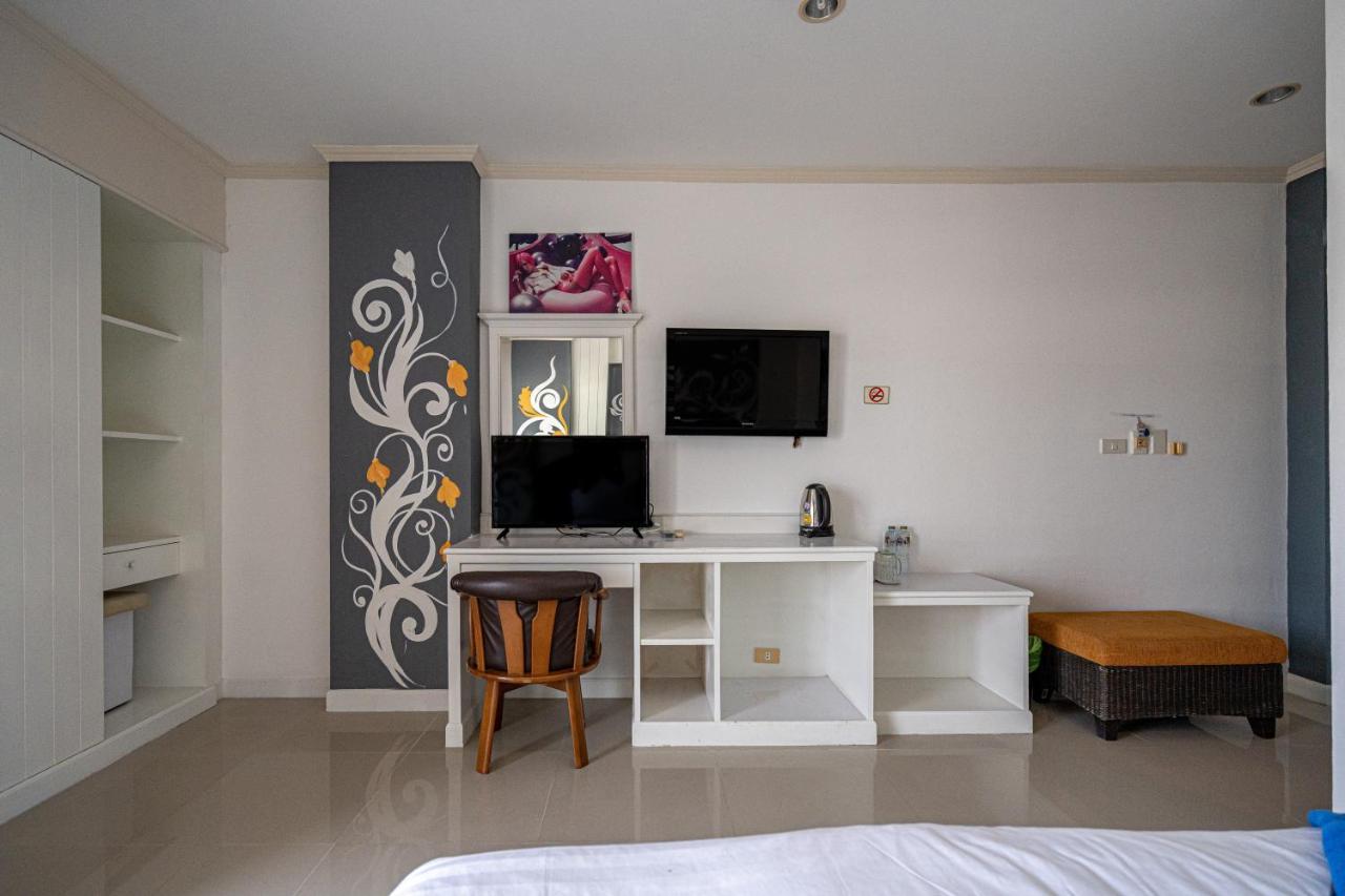 Santi White House 3*
