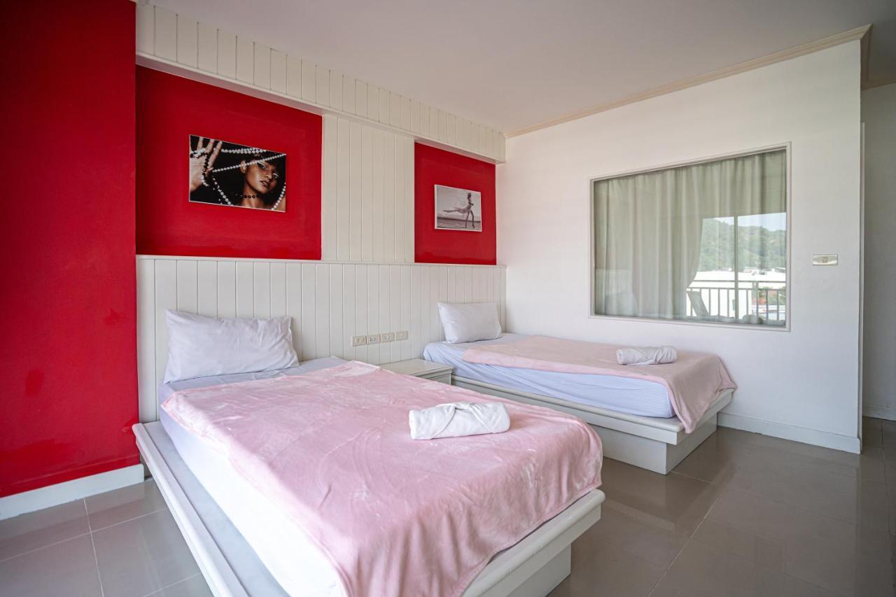 Hotel Santi White House 3*