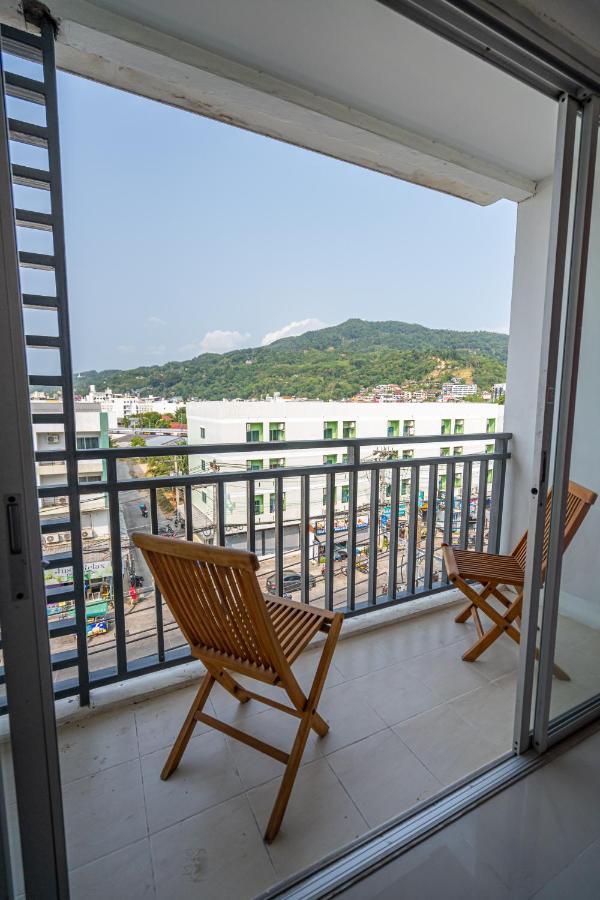 Santi White House Hotel