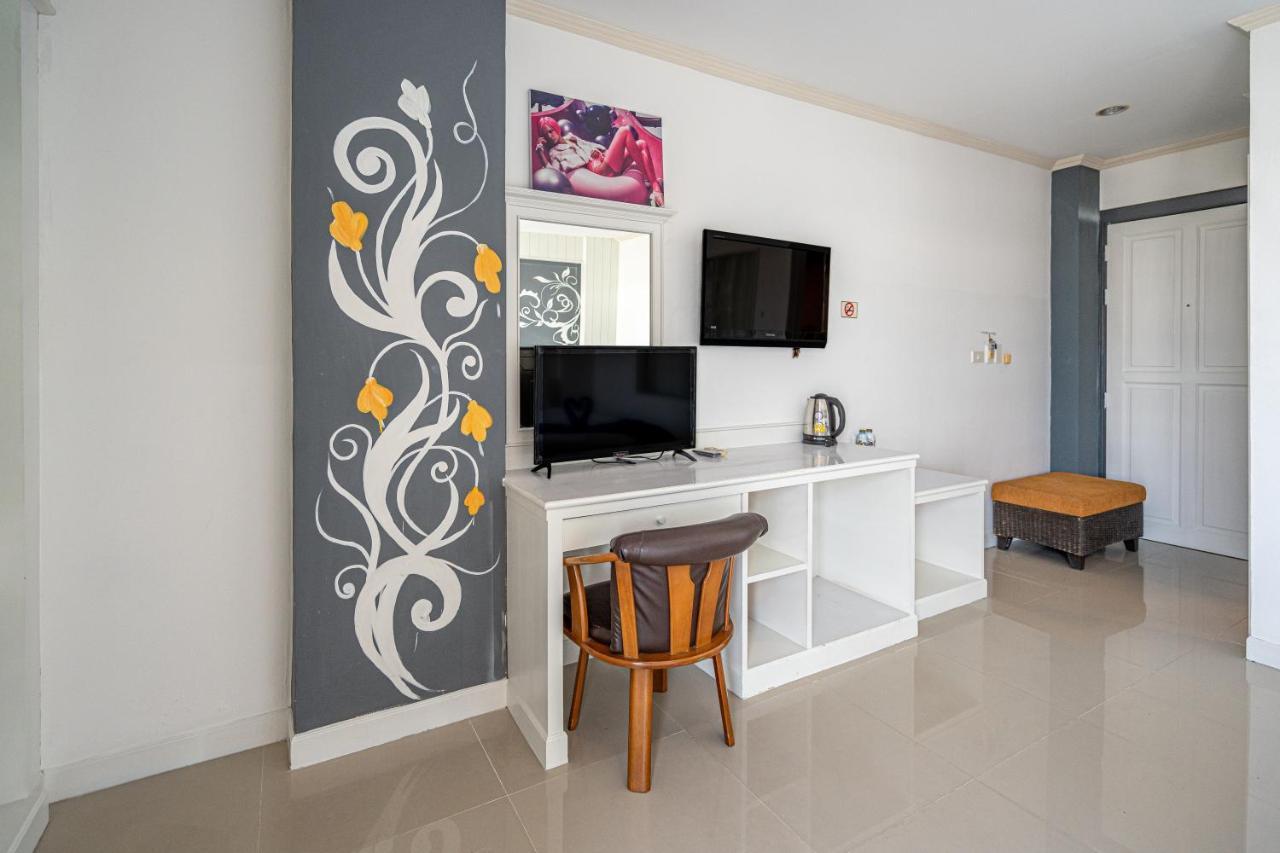 Santi White House Patong