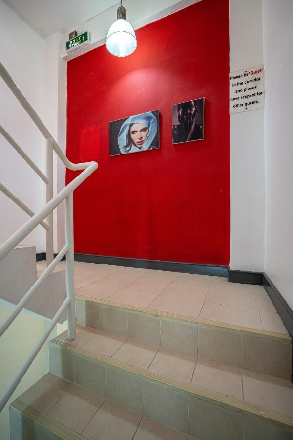 Santi White House 3*