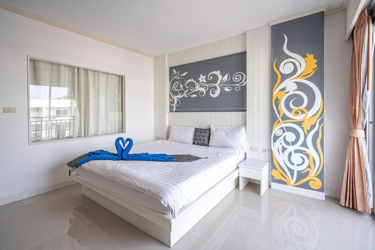 Santi White House Patong