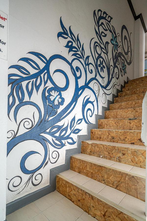 Hotel Santi White House 3*